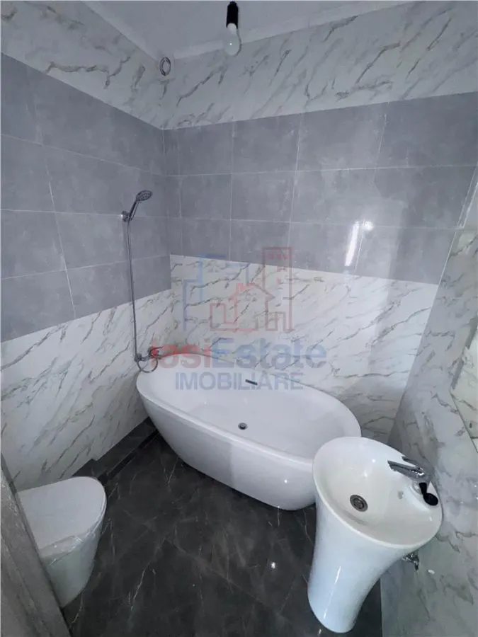 House / villa for sale 91 sqm in Iasi, Valea Adanca area - foto 8
