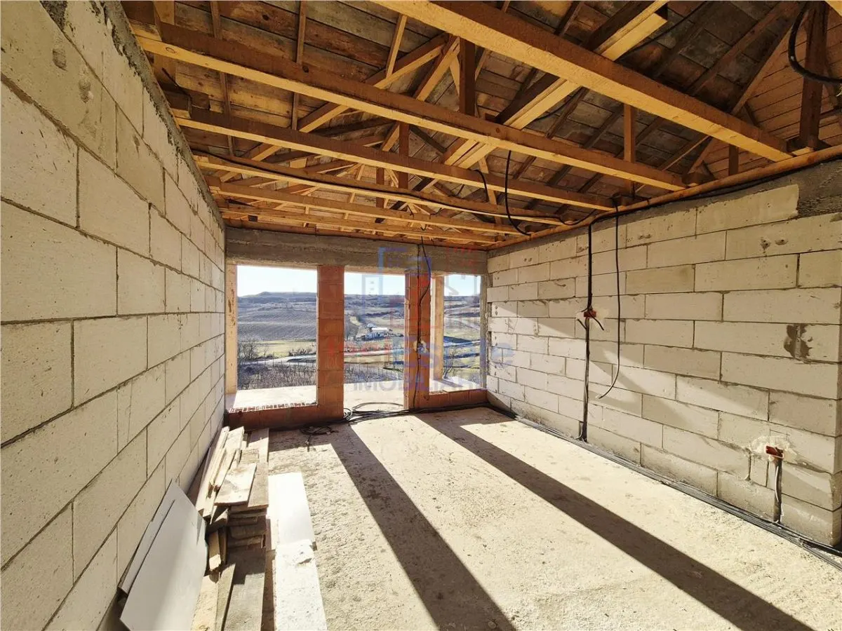 Casa individuala cu vedere frumoasa - foto 10