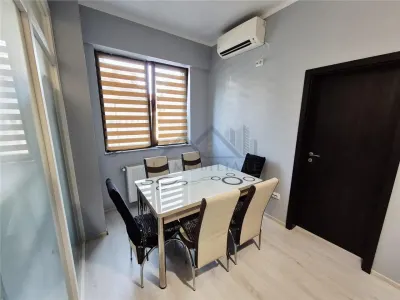 Apartament cu 3 camere de vanzare - foto 3