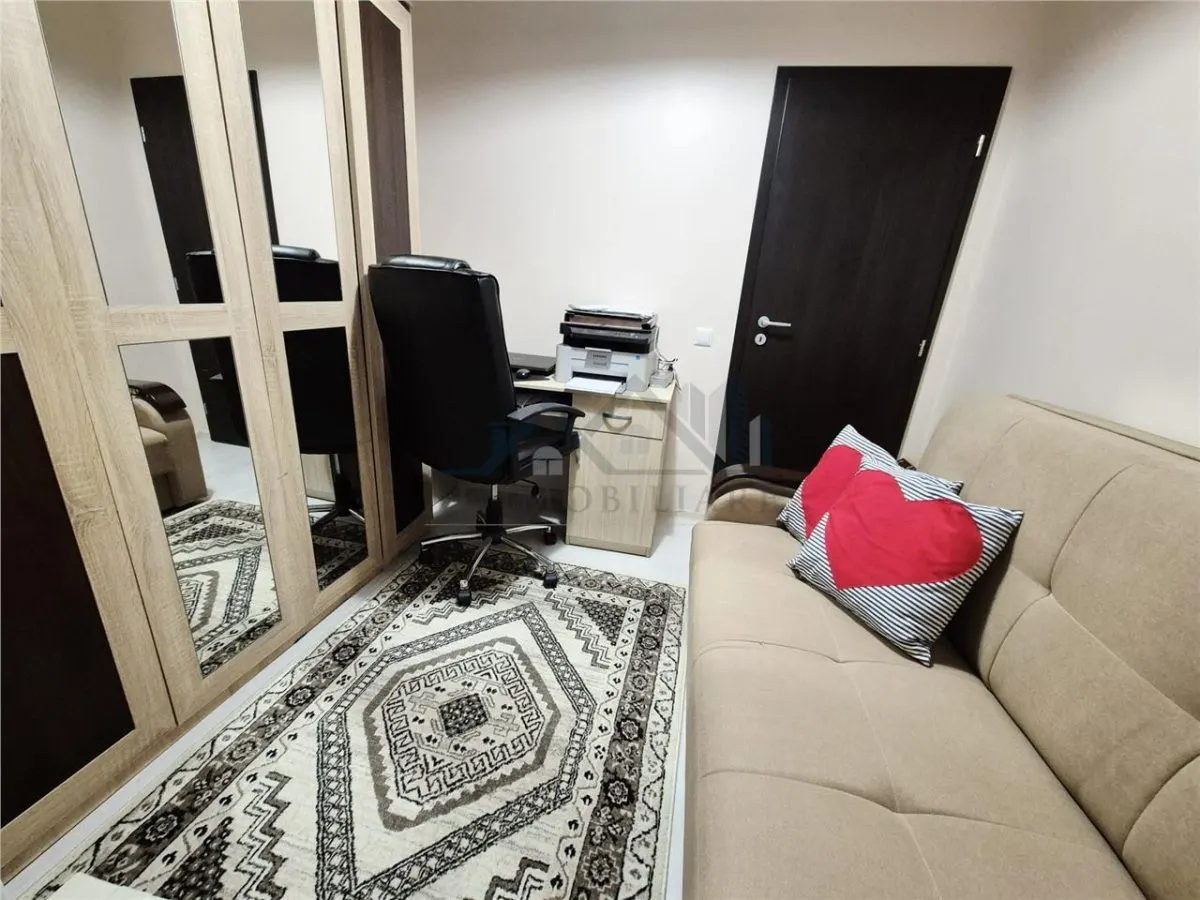 Apartament cu 3 camere de vanzare - foto 6