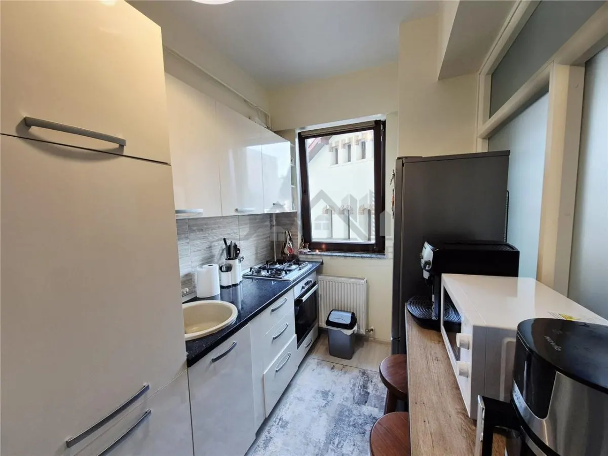 Apartament cu 3 camere de vanzare - foto 8