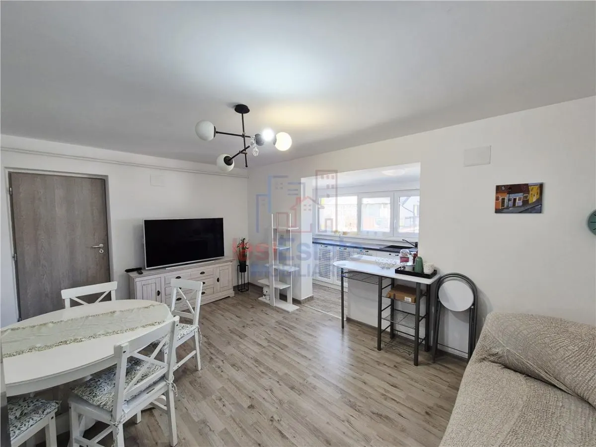 Apartament cu 3 camere utilat/mobilat cu parcare - foto 2