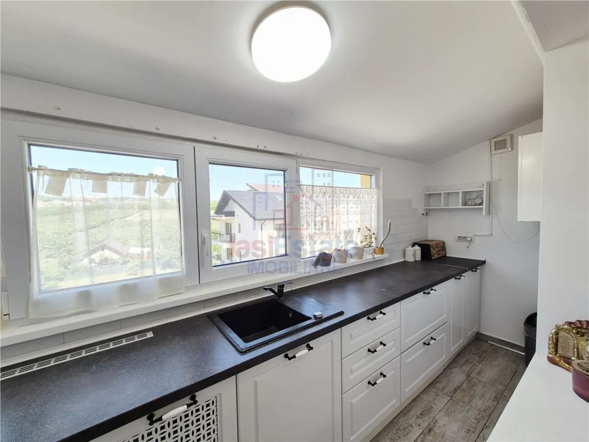 Apartament cu 3 camere utilat/mobilat cu parcare - foto 3