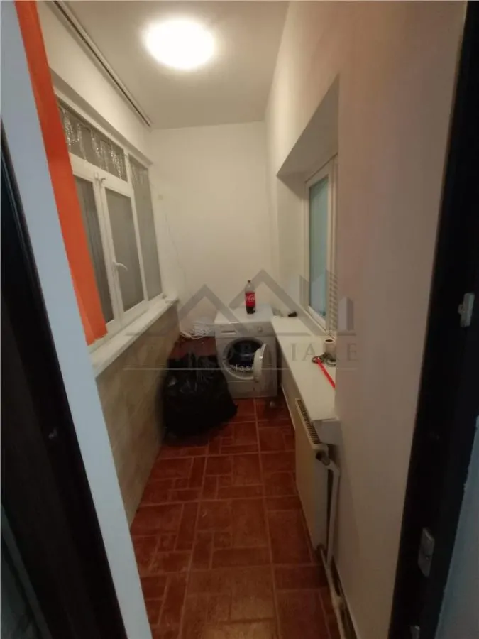 Apartament 4 camere Podu Ros zona Bd Tutora - foto 11