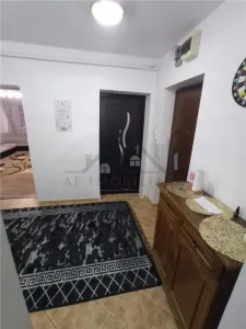 Apartament 4 camere Podu Ros zona Bd Tutora - foto 12