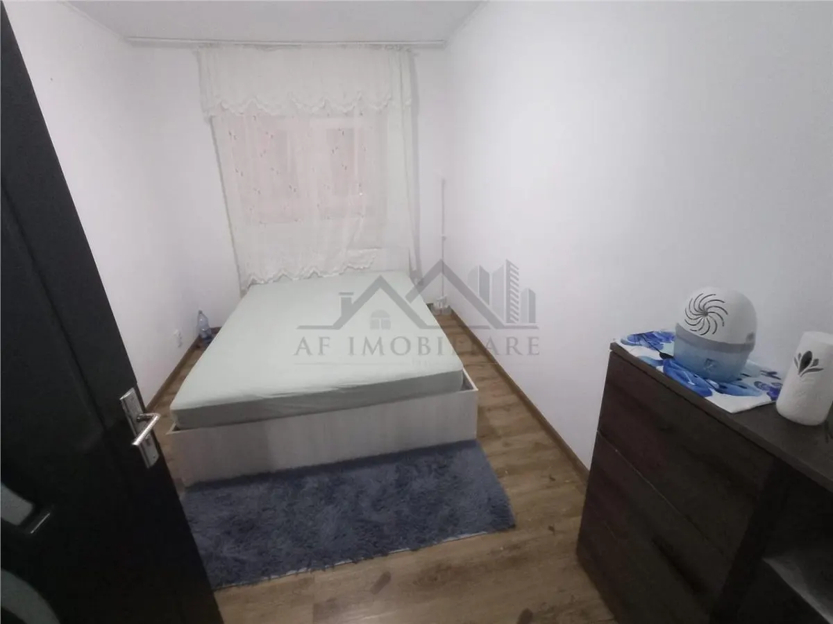 Apartament 4 camere Podu Ros zona Bd Tutora - foto 14