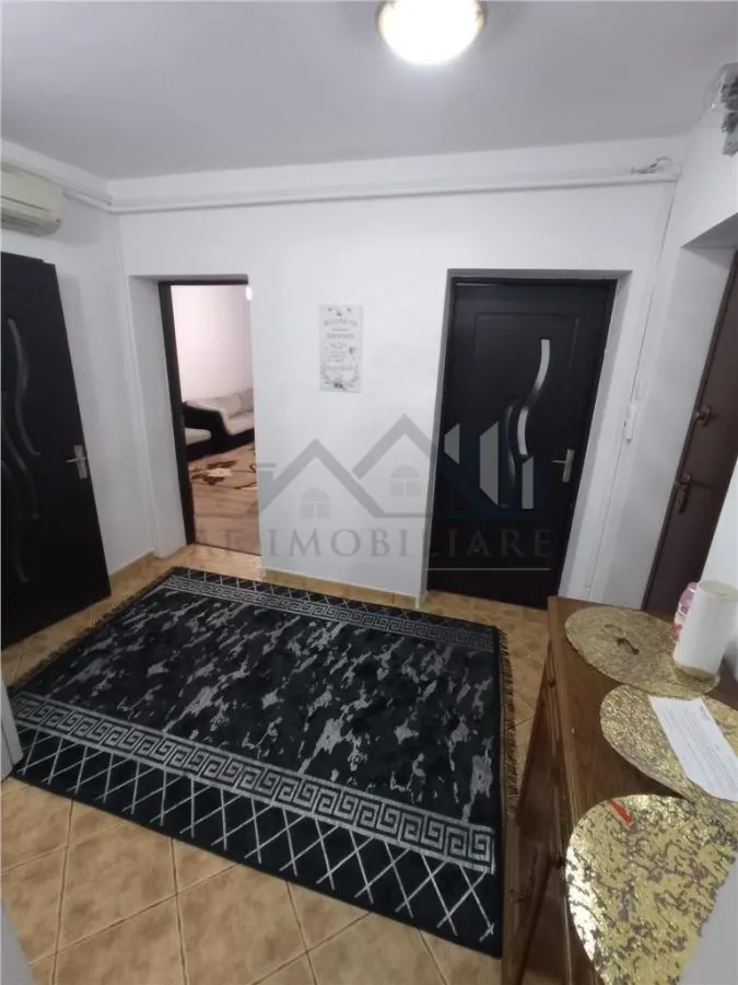 Apartament 4 camere Podu Ros zona Bd Tutora - foto 7