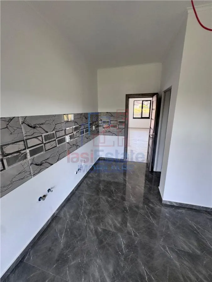 House / villa for sale 91 sqm in Iasi, Cug area - foto 11