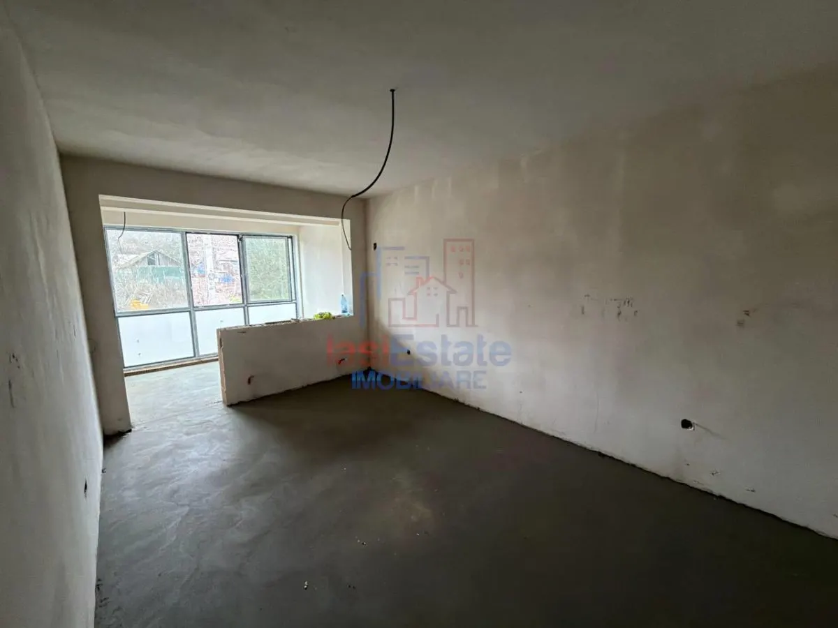 Apartament cu 3 camere Hlincea etajul 1 de 76mp - foto 9