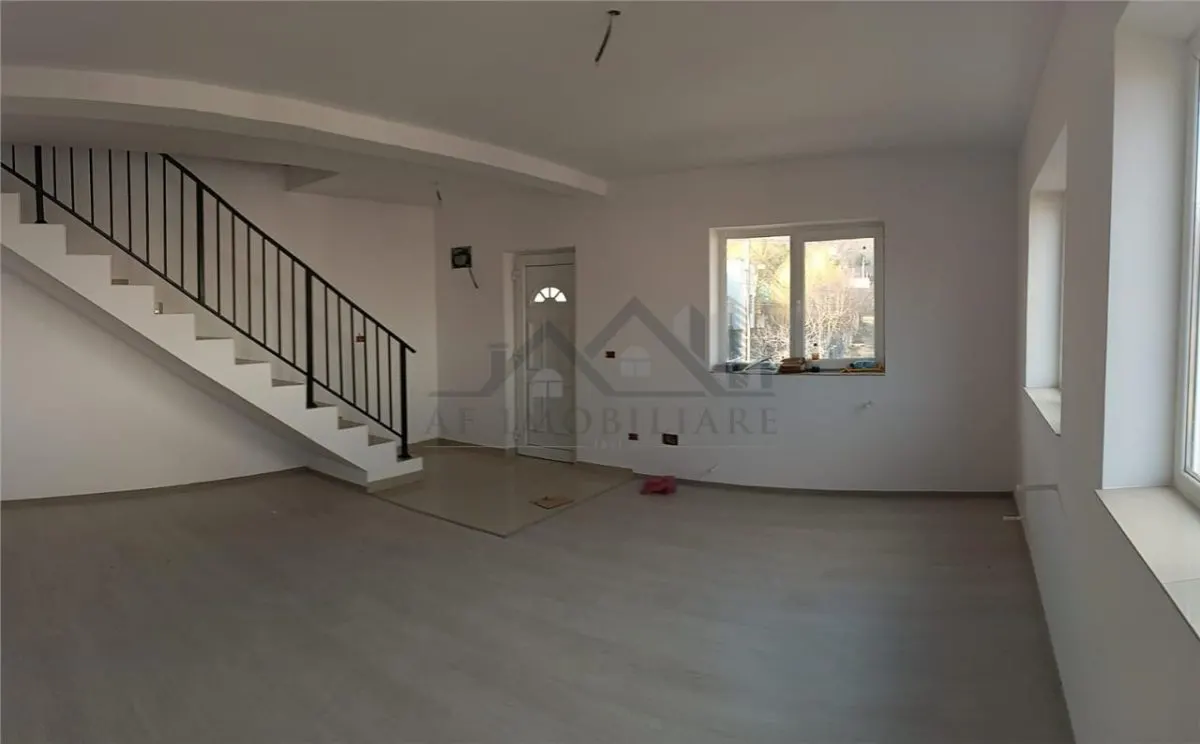 Mutare imediata! LIBERA - LA CHEIE Visani vila P+1 duplex la str. Principala - foto 2