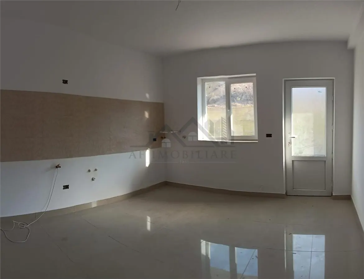 Mutare imediata! LIBERA - LA CHEIE Visani vila P+1 duplex la str. Principala - foto 5