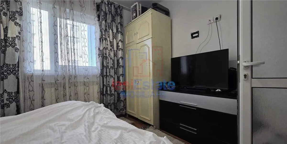 Apartament 2 camere, bloc cu lift, zonă excelentă – Păcurari - foto 5