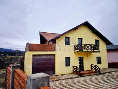 Casa de vanzare individuala cu garaj in Bucium - Iasi