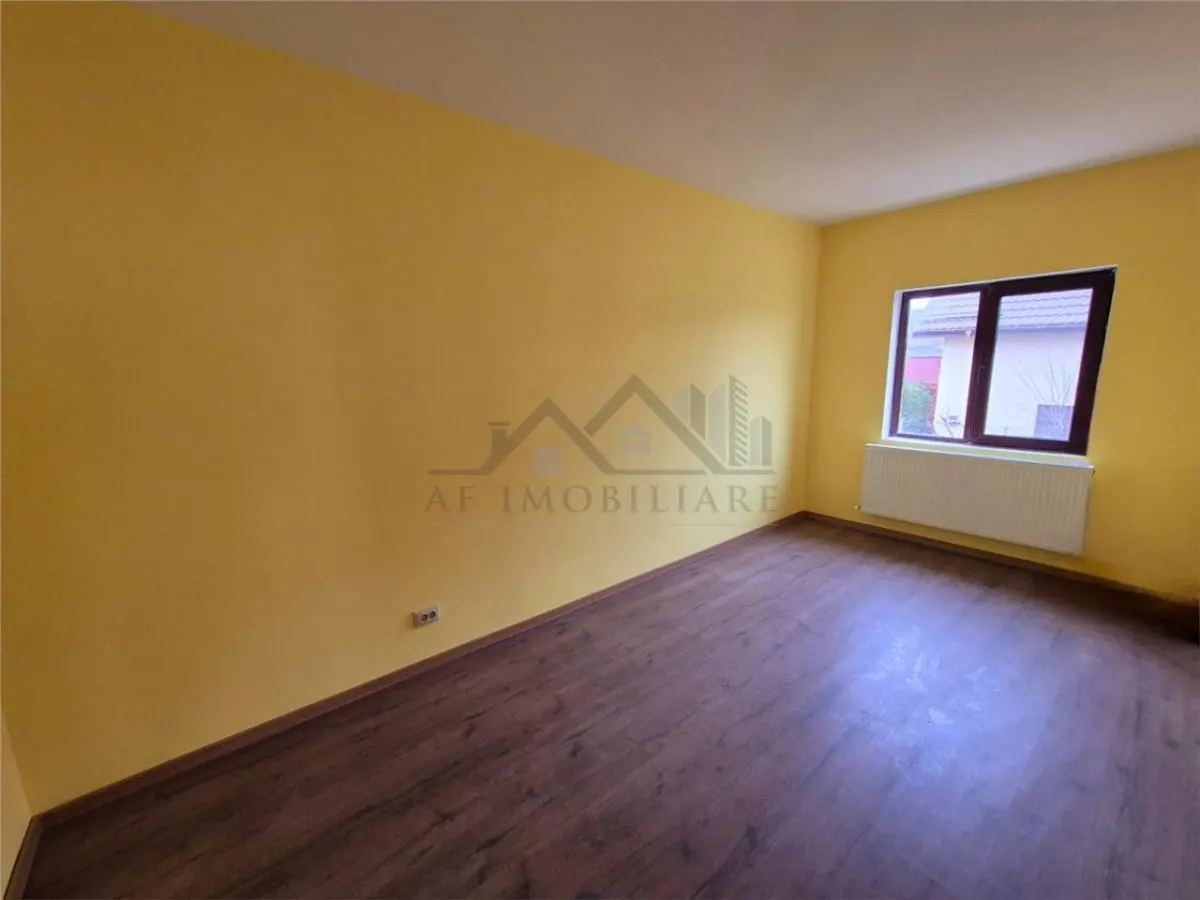 Casa de vanzare individuala cu garaj in Bucium - foto 8