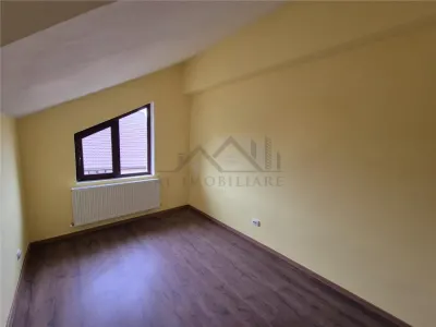 Casa de vanzare individuala cu garaj in Bucium - foto 9