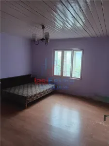 Vorovesti str Principala TEREN 1200mp cu CASA batraneasca 64mp toate utilitatile - foto 7
