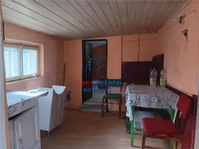 Vorovesti str Principala TEREN 1200mp cu CASA batraneasca 64mp toate utilitatile - foto 9