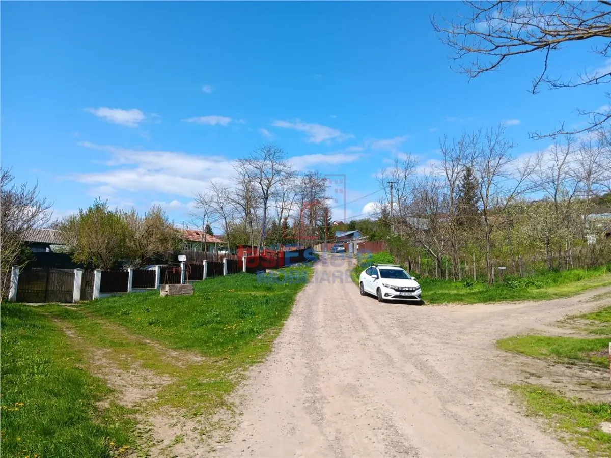 Rediu TEREN 1246mp cu dubla deschidere si utilitati ( cu casa batraneasca) - foto 1