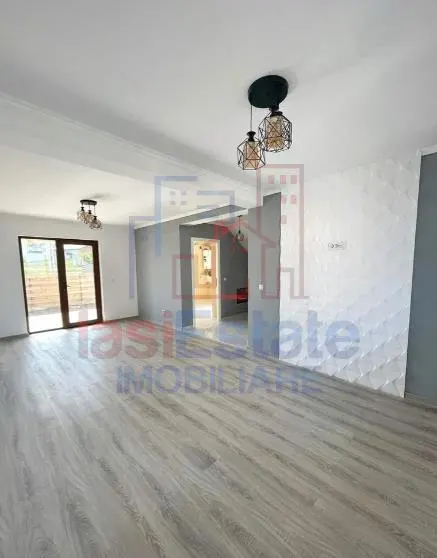 House / villa for sale 100 sqm in Iasi, Cug area - foto 1