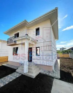 House / villa for sale 100 sqm in Iasi, Cug area - foto 2