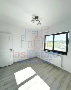 House / villa for sale 100 sqm in Iasi, Cug area - foto 12