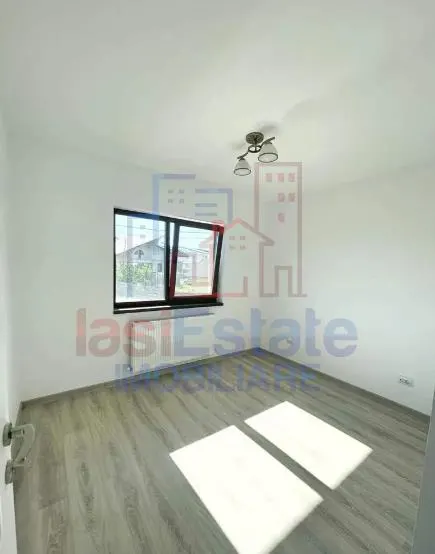 House / villa for sale 100 sqm in Iasi, Cug area - foto 14
