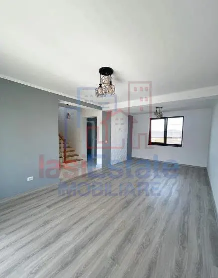 House / villa for sale 100 sqm in Iasi, Cug area - foto 3