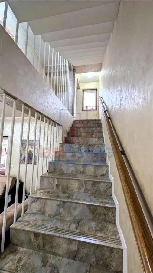 米罗斯拉瓦4卧室高级别墅 – 全景露台 - foto 8