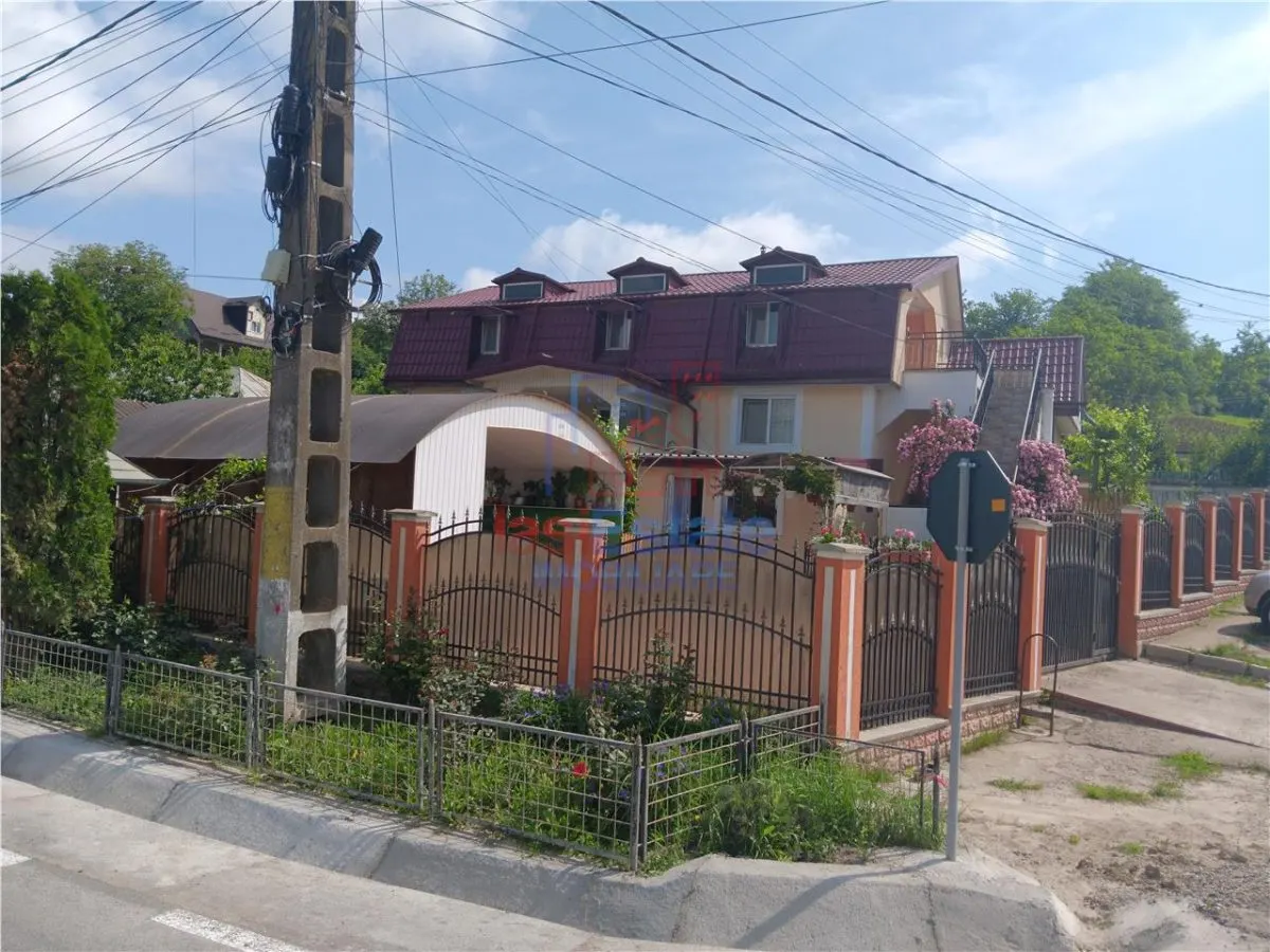 Carlig Vila D+P+M SC=354mp TEREN 761mp la 6km de Podu De Fier - foto 1