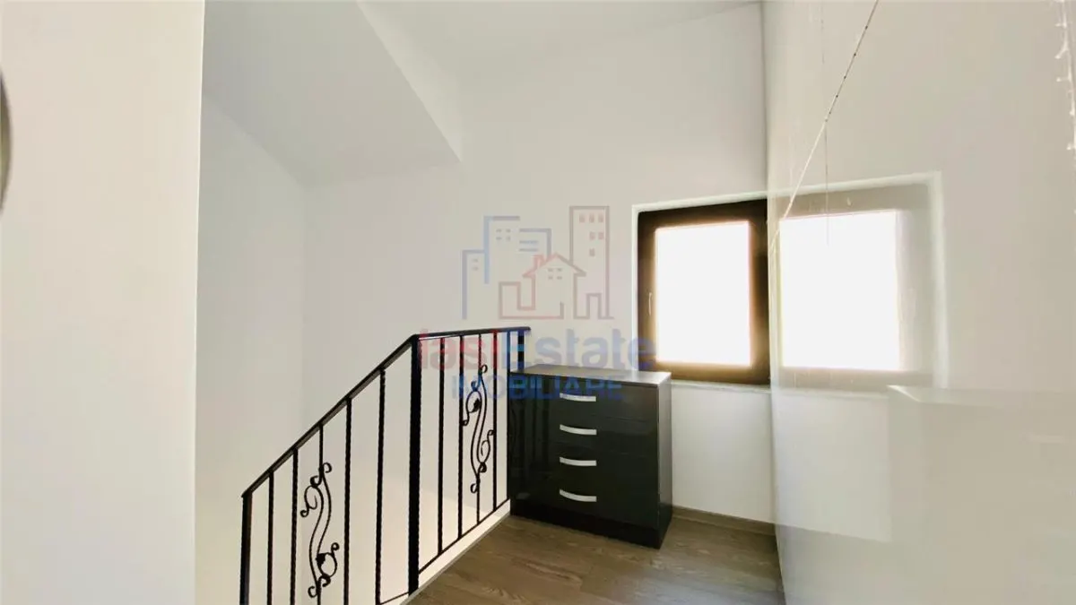 House / villa for sale 87 sqm in Iasi, Lunca Cetatuii area - foto 17