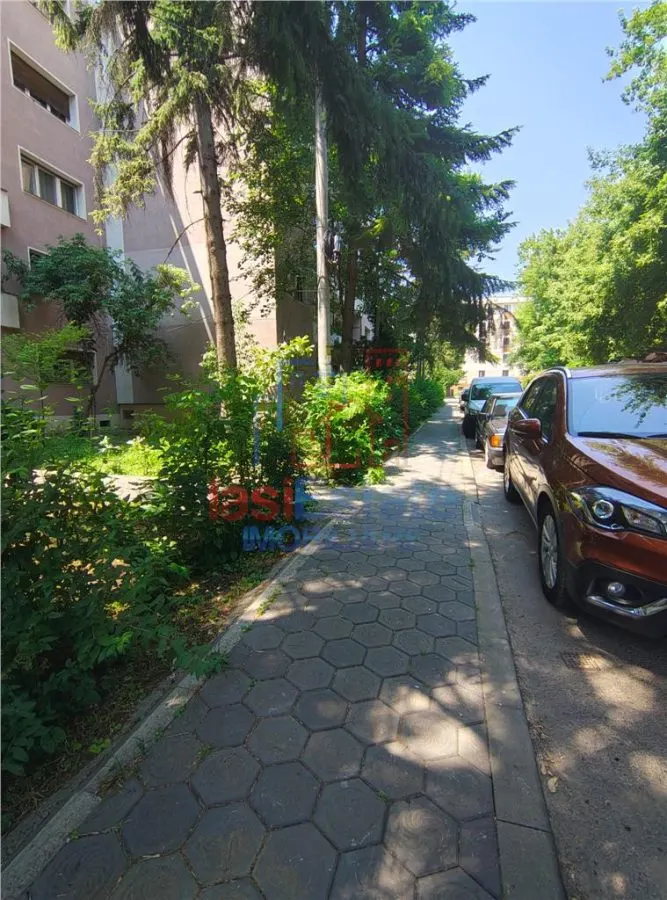 Oferta Rara - Copou - Parc - Apartament 4 camere cu garaj si boxa - foto 1