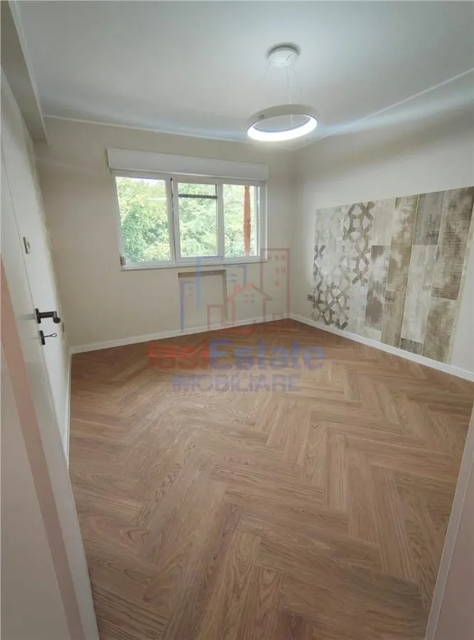 Oferta Rara - Copou - Parc - Apartament 4 camere cu garaj si boxa - foto 16