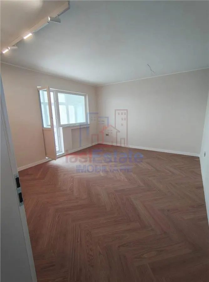 Oferta Rara - Copou - Parc - Apartament 4 camere cu garaj si boxa - foto 3
