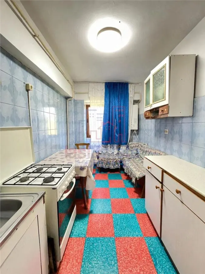 Apartament 3 camere zona Baza 3 - foto 6