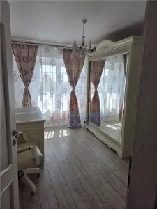 Apartament 3 camere zona cartier Nicolina - foto 4