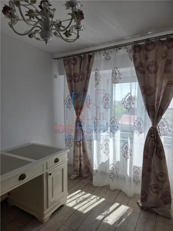 Apartament 3 camere zona cartier Nicolina - foto 9