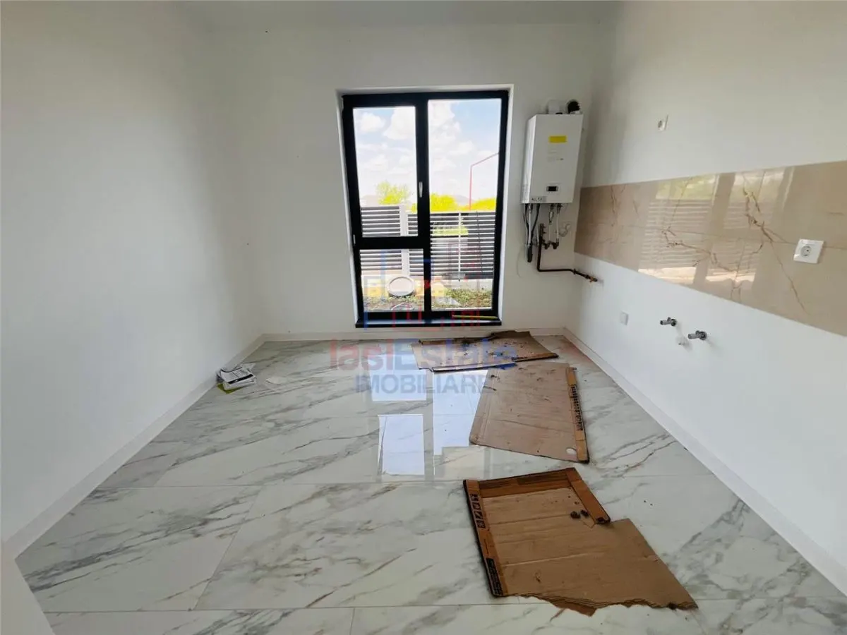 Casa cu 4 camere si 2 bai in Vorovesti - foto 6