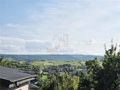 Casa individuala, utilata-mobilata cu garaj - foto 16