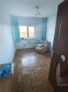 99mp - Etaj intermediar - Apartament 4 camere Nicolina zona Rond Vechi - foto 5