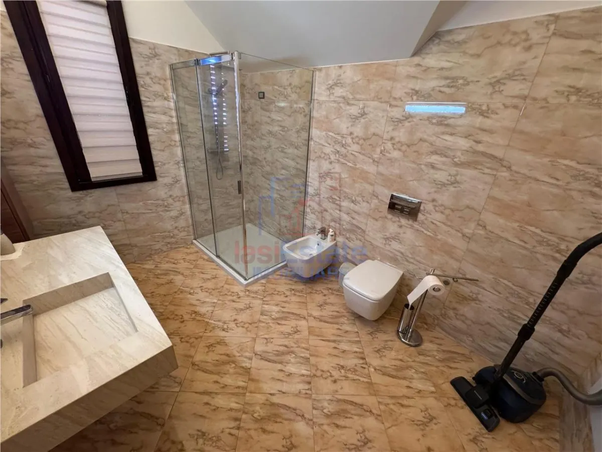 Superb - Casa - Vila Rediu - CasaBlanca - foto 11