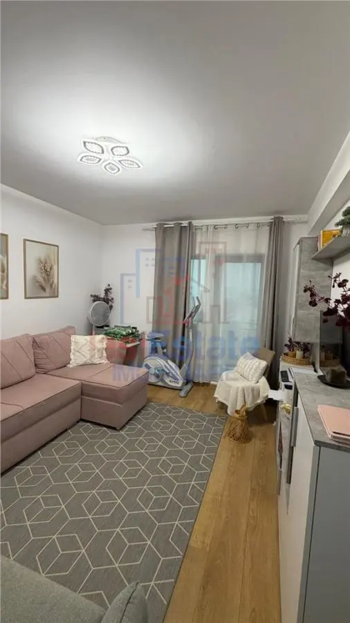 Apartament cu 2 camere Decomandat cu Parcare - foto 3