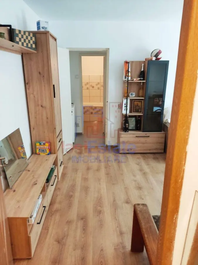 Apartament 3 camere, etaj 1, centrală proprie, 51 mp - Dacia - foto 1