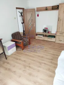 Apartament 3 camere, etaj 1, centrală proprie, 51 mp - Dacia - foto 3