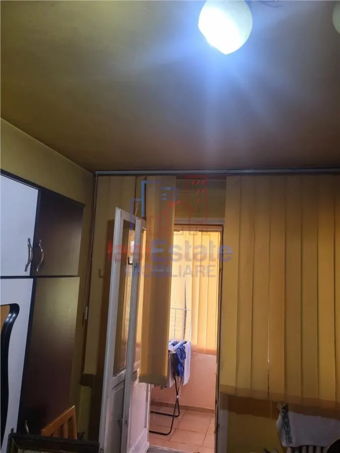Apartament 3 camere Podu Ros - foto 1