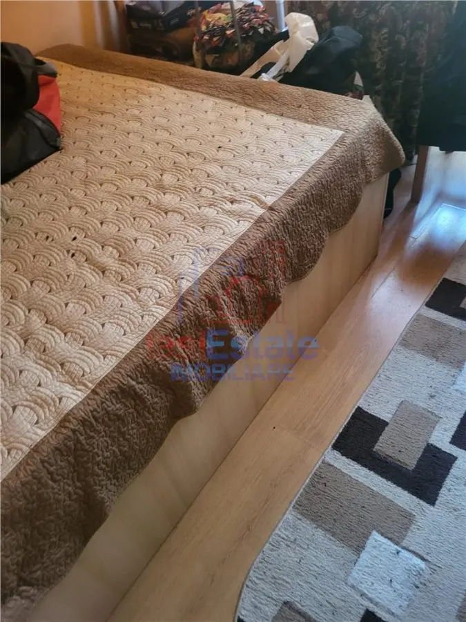 Apartament 3 camere Podu Ros - foto 2