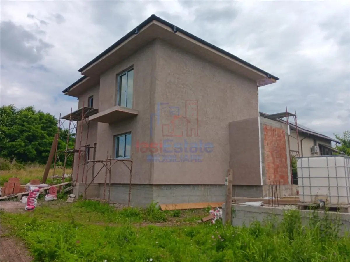 Valea Adanca str Vaii Vila duplex S=120mp teren 250mp - foto 1
