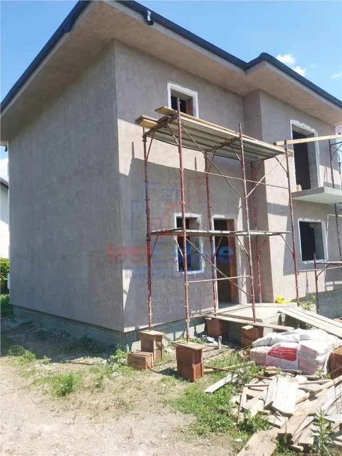 Valea Adanca str Vaii Vila duplex S=120mp teren 250mp - foto 2