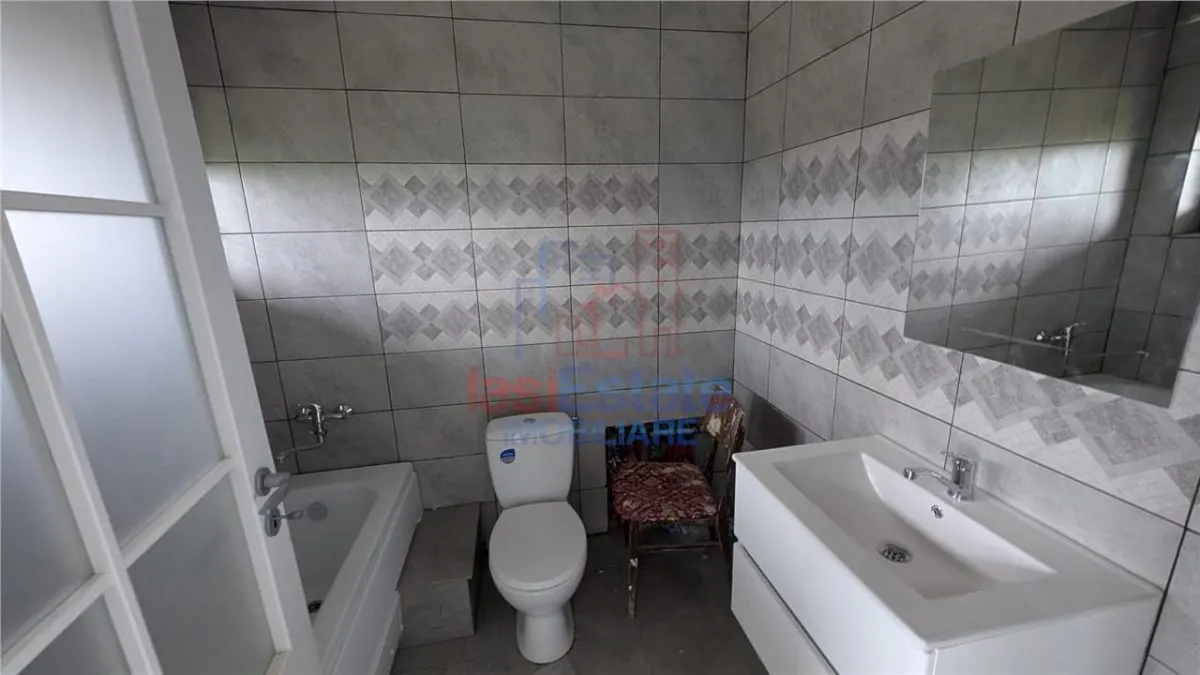 Vila triplex 4 camere si teren Barnova - foto 6