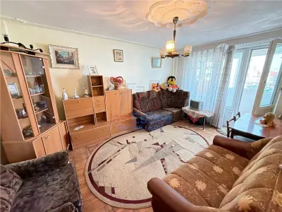 Apartament cu 2 camere decomandat langa hotel Roman - Roman