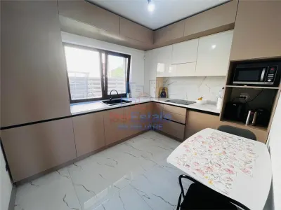 Fara comision - Casa cu 4 camere 2 bai mobilata și utilata zona Miroslava - foto 3